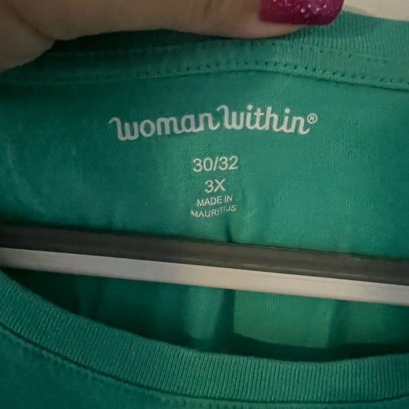 Two woman within shirts size 30/32 - Picture 6 of 13